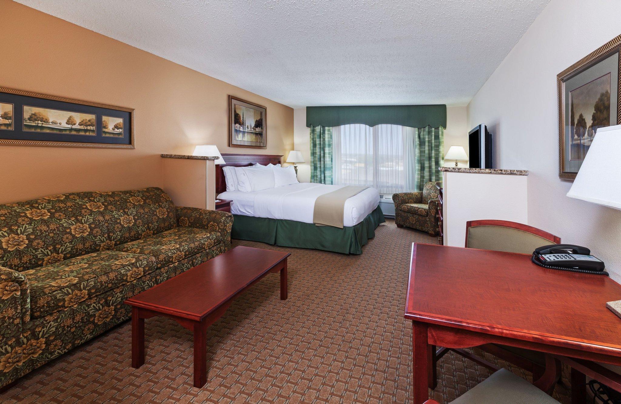Holiday Inn Express & Suites Selma By Ihg Exterior foto