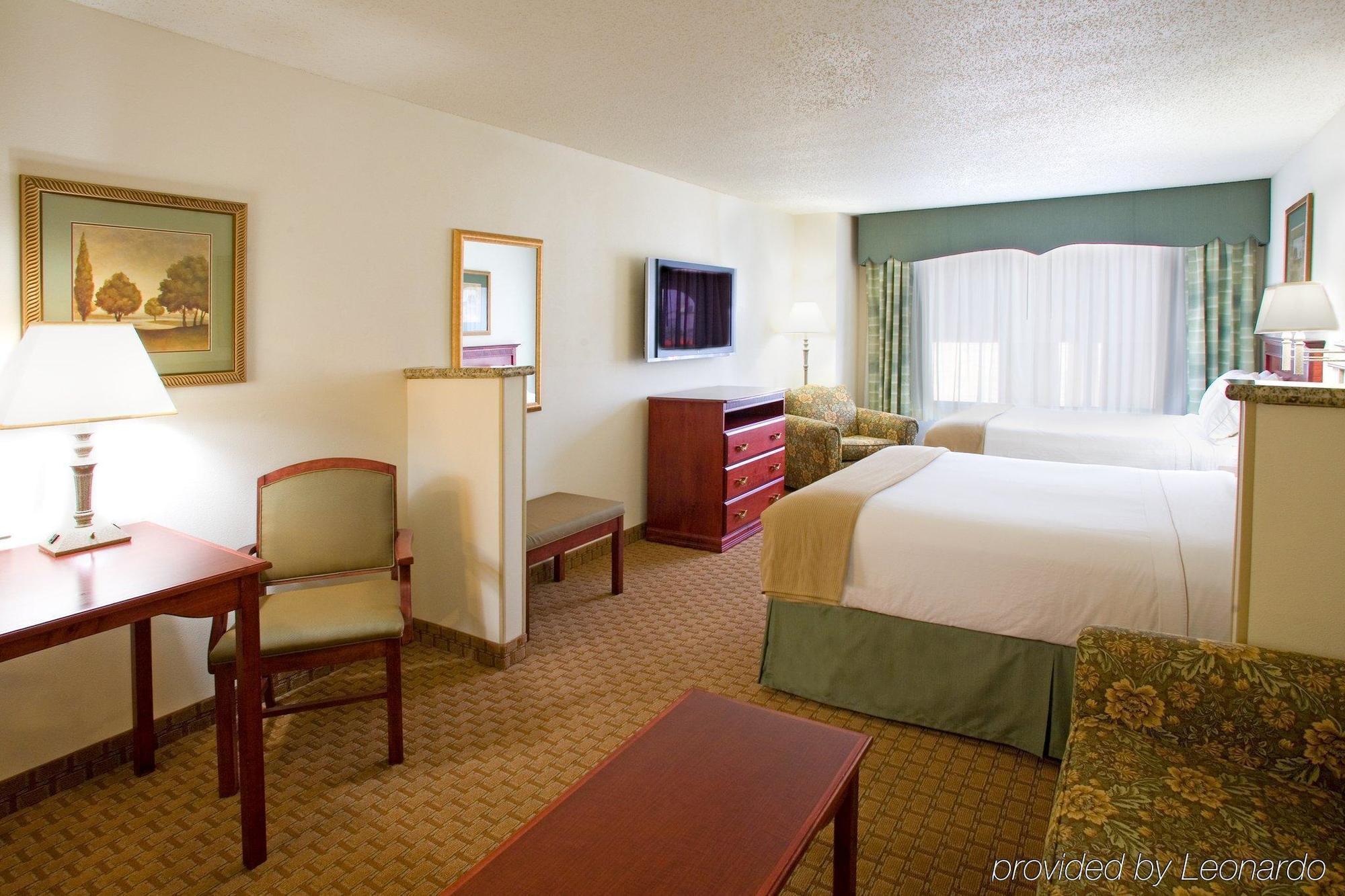 Holiday Inn Express & Suites Selma By Ihg Exterior foto