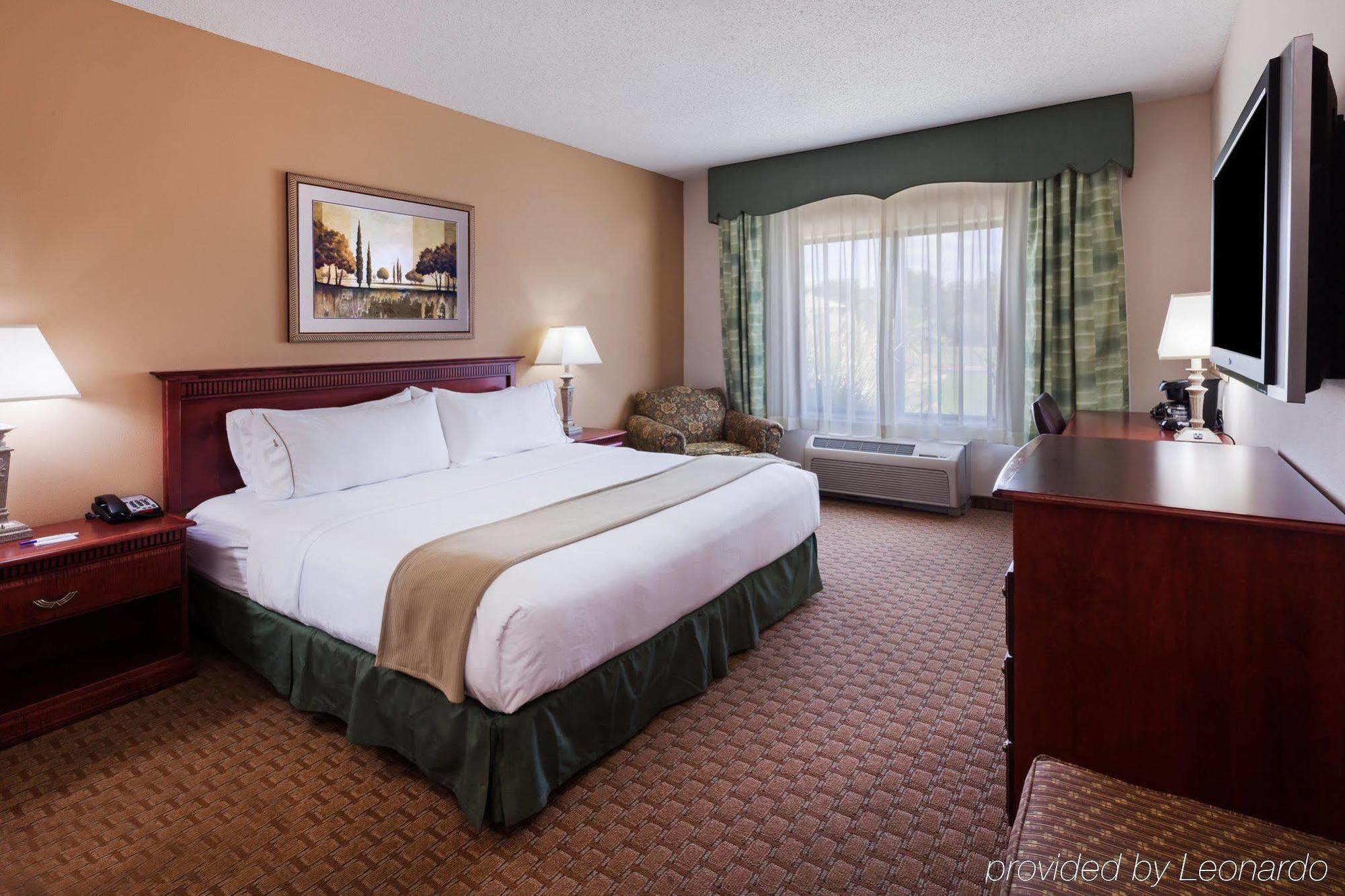 Holiday Inn Express & Suites Selma By Ihg Exterior foto